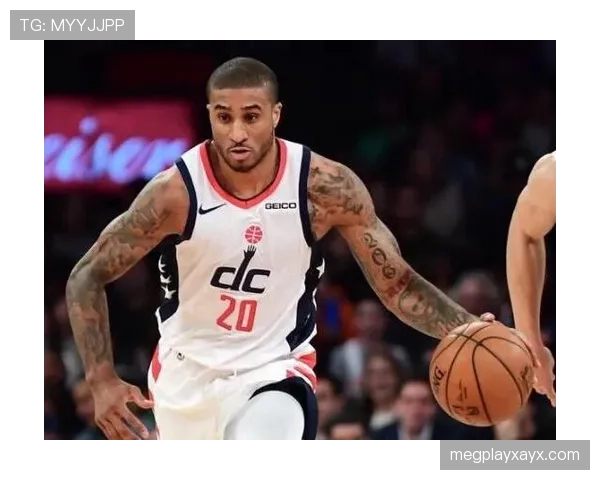 加里·佩顿无球跑动制造错位，提升防守压迫效率